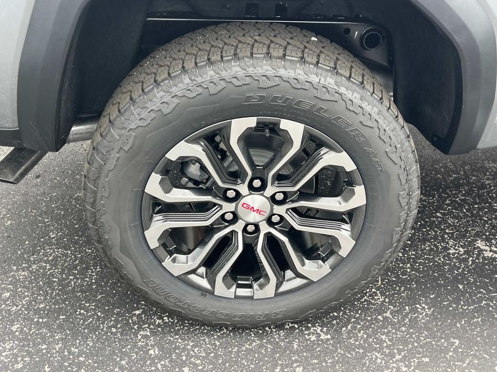 2026 Gmc Canyon Denali photo 9