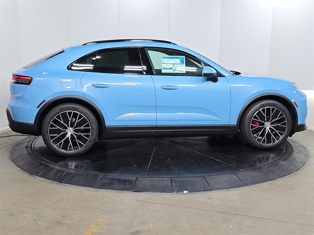 2025 Porsche Macan Electric photo 6