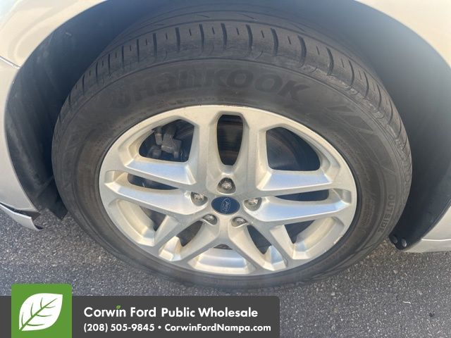 2013 Ford Fusion SE photo 6