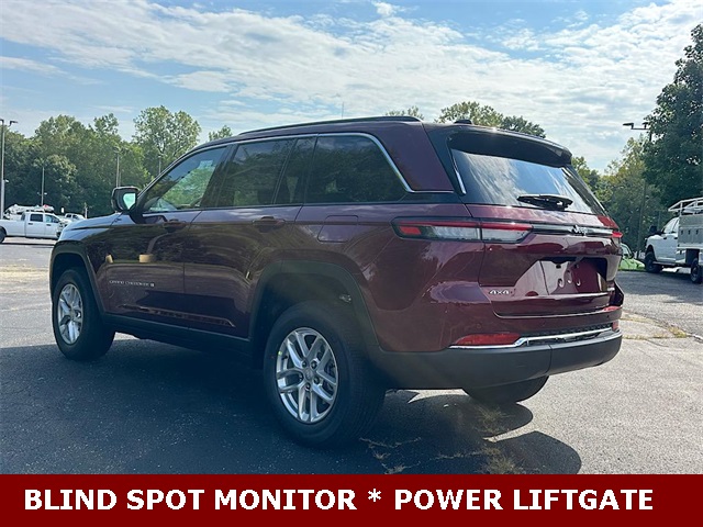 2025 Jeep Grand Cherokee Laredo X photo 2