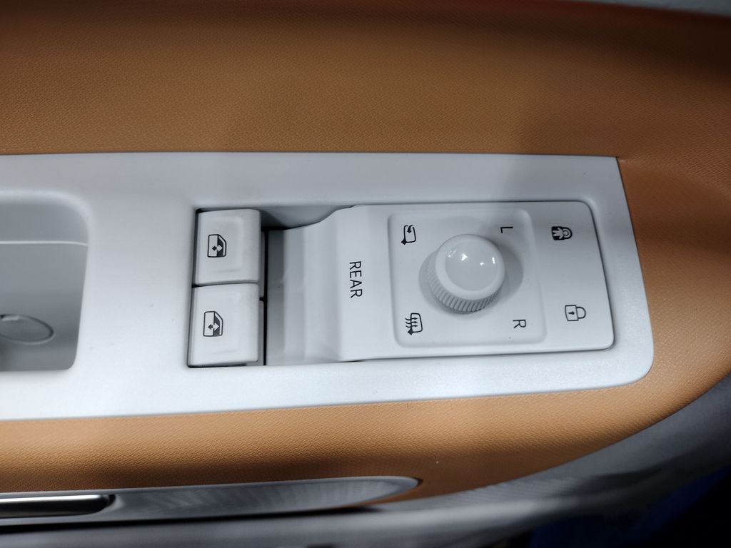 2025 Volkswagen ID. Buzz photo 16