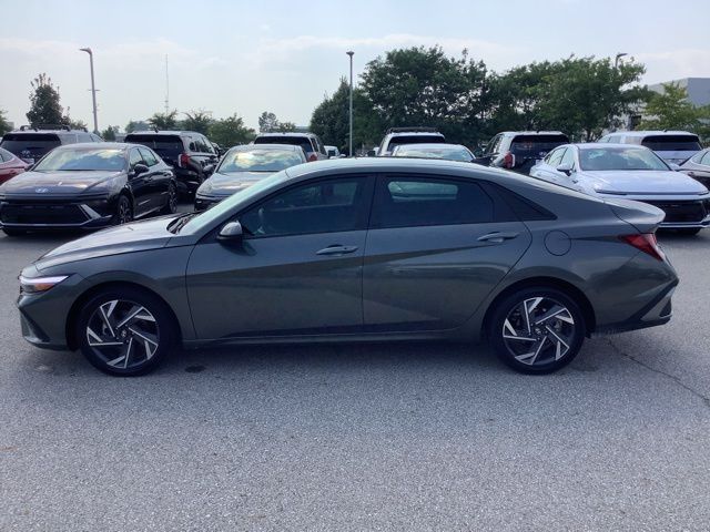 2025 Hyundai Elantra SEL Sport photo 8