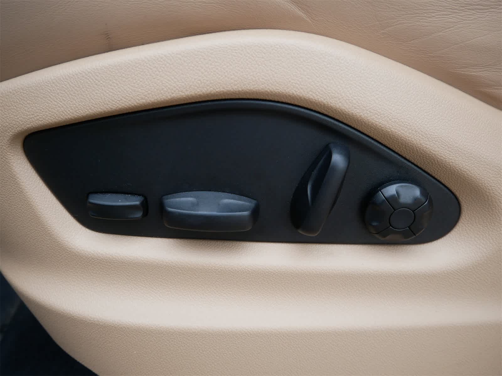 2022 Porsche Cayenne GTS photo 12