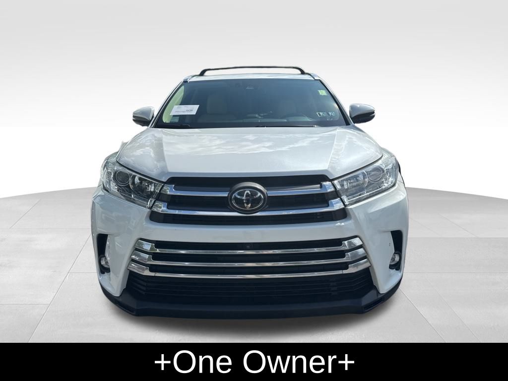 2019 Toyota Highlander Limited Platinum photo 2
