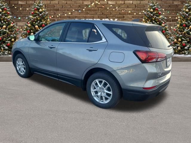 2024 Chevrolet Equinox LT photo 3