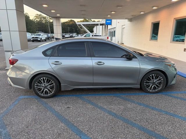 2022 Kia Forte GT-Line photo 4