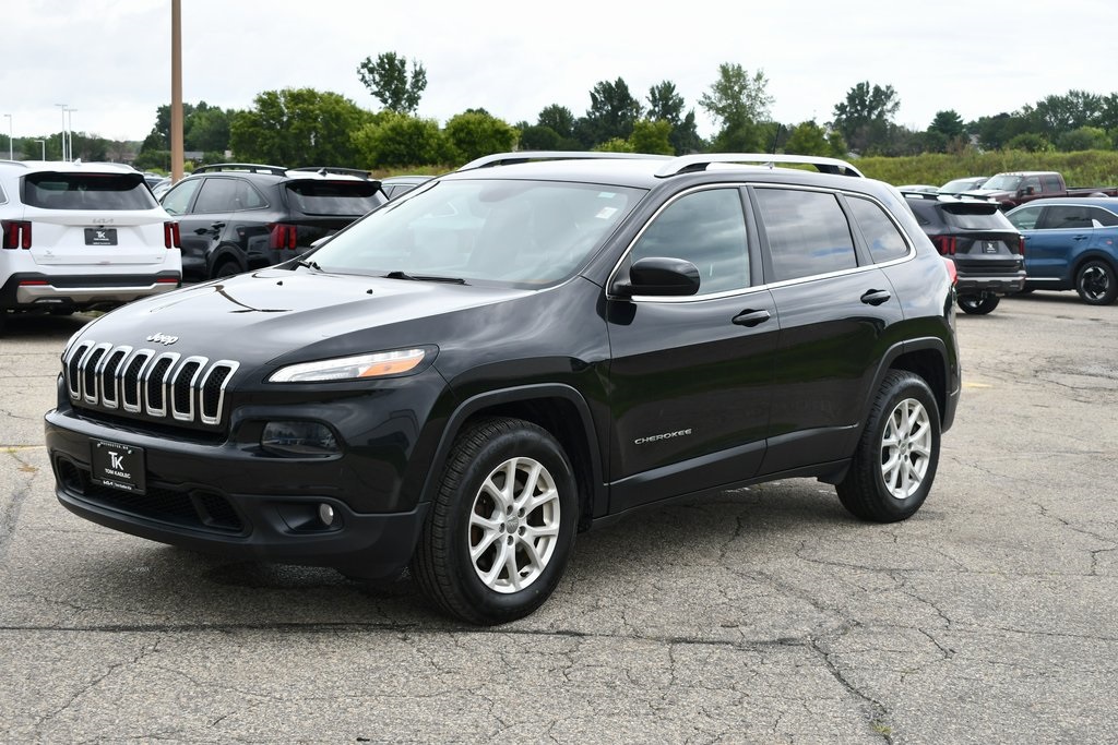 Used 2016 Jeep Cherokee Latitude with VIN 1C4PJMCB2GW322954 for sale in Rochester, Minnesota