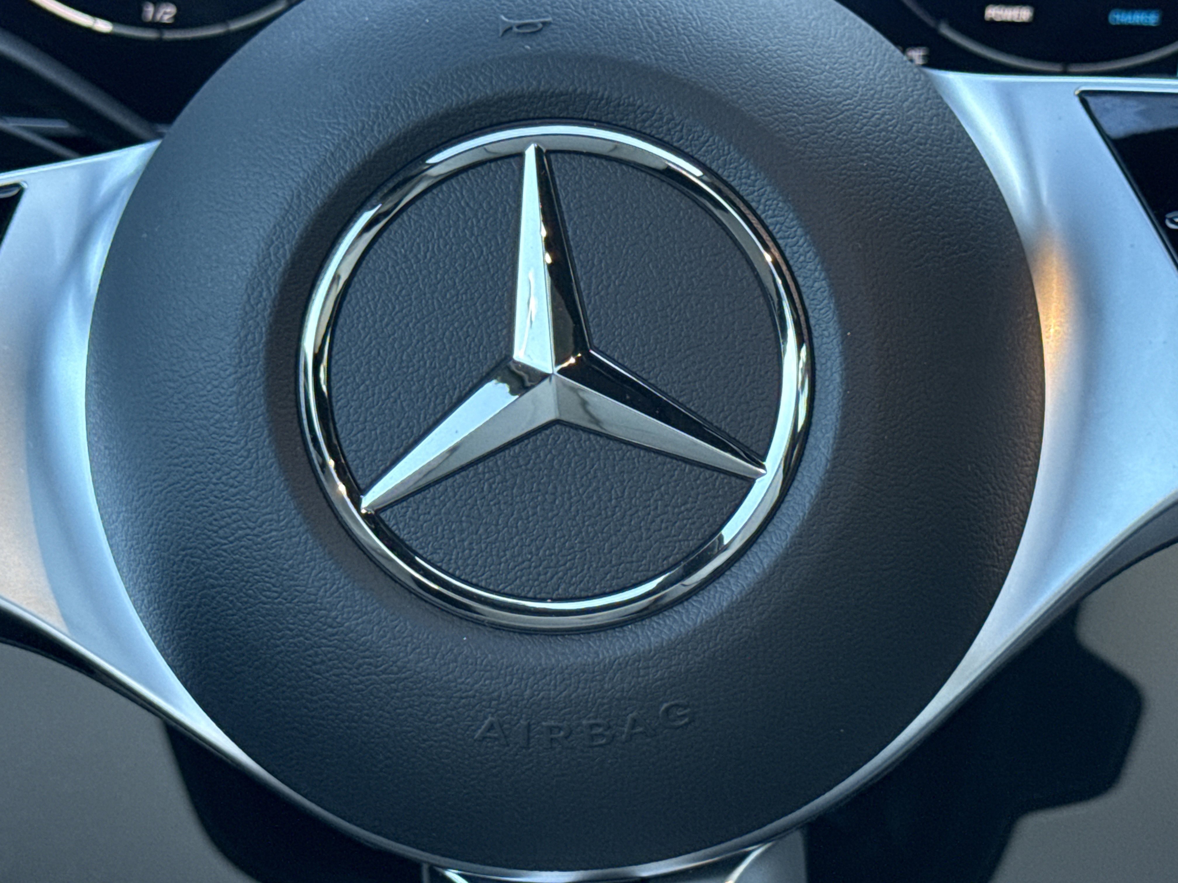 2026 Mercedes Benz GLC 300 photo 4