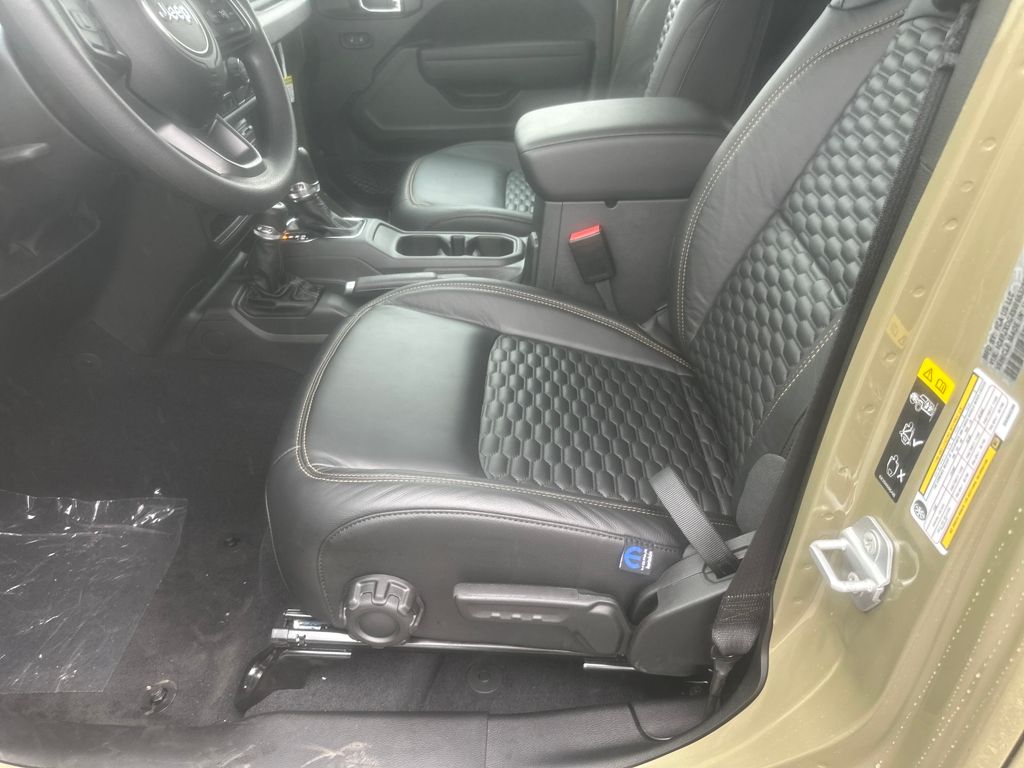 2025 Jeep Wrangler Sport photo 2