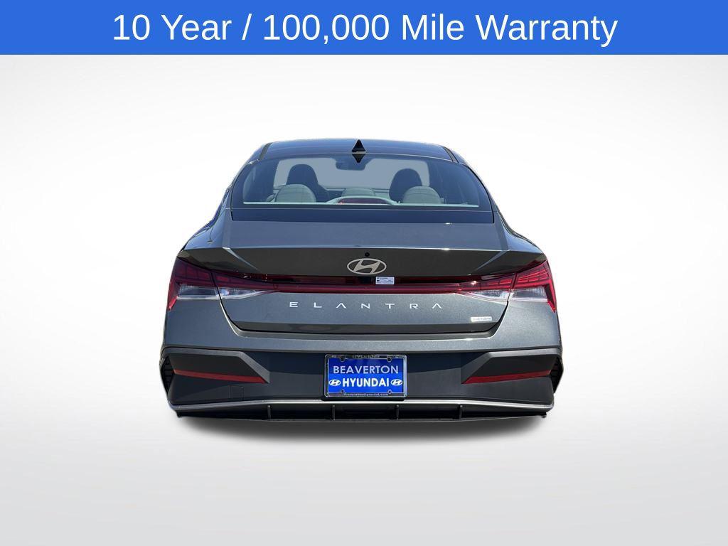 2025 Hyundai Elantra Hybrid photo 4