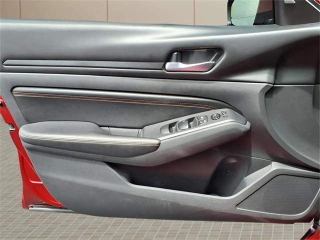 2021 Nissan Altima 2.5 SR photo 22