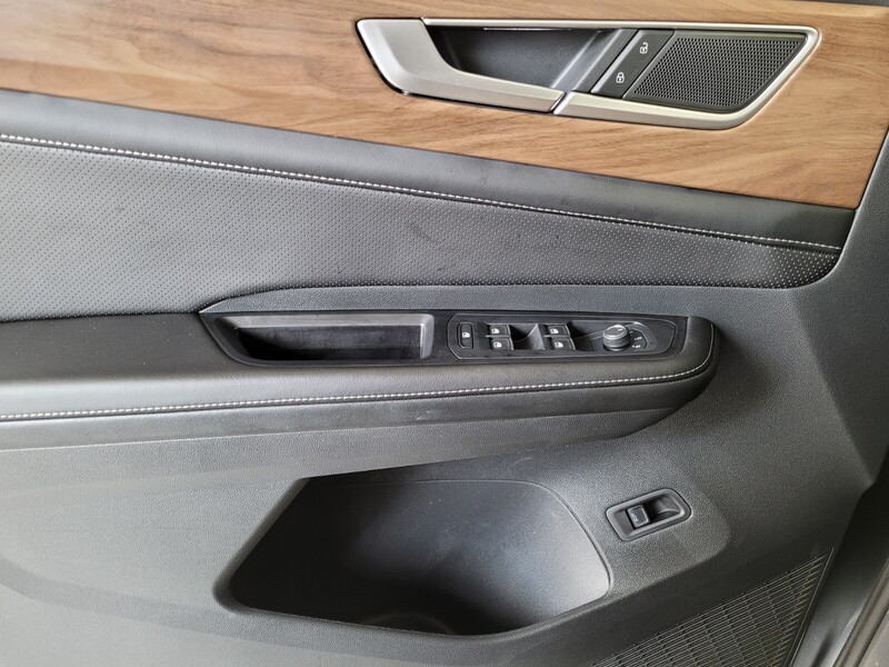 2024 Volkswagen Atlas SE Technology photo 33