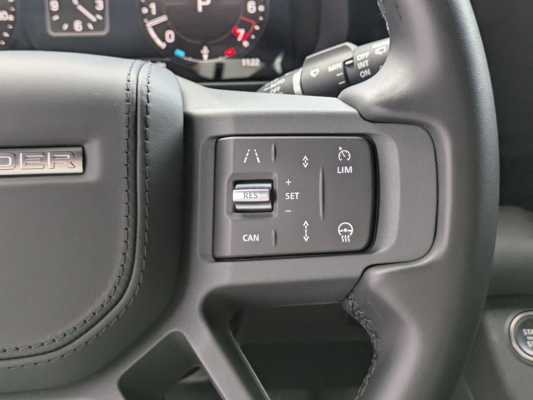 2023 Land Rover Defender 110 photo 15