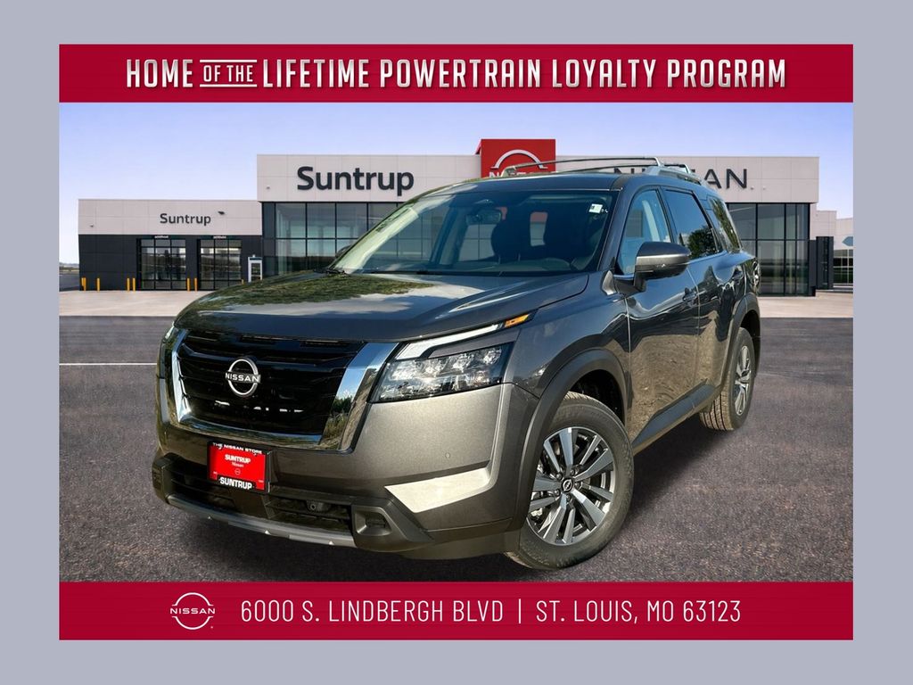 2025 Nissan Pathfinder SL's photo