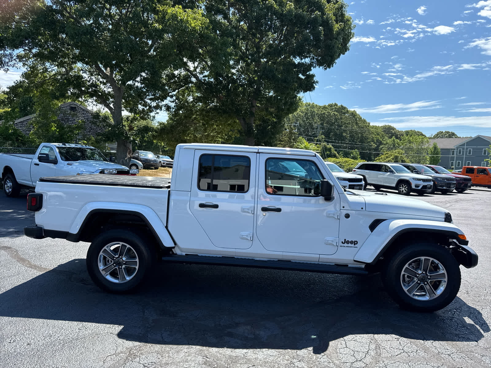 2024 Jeep Gladiator Sport S photo 3