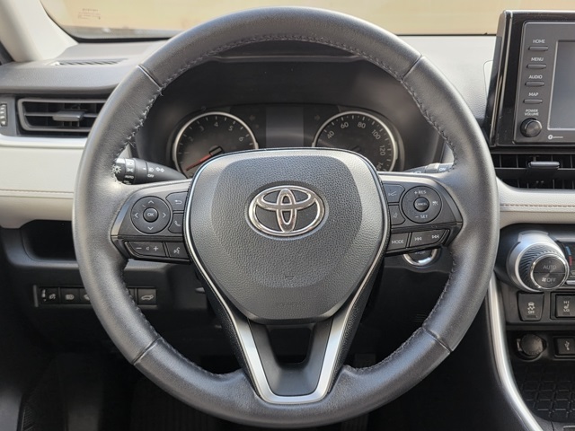 2021 Toyota RAV4 XLE photo 16