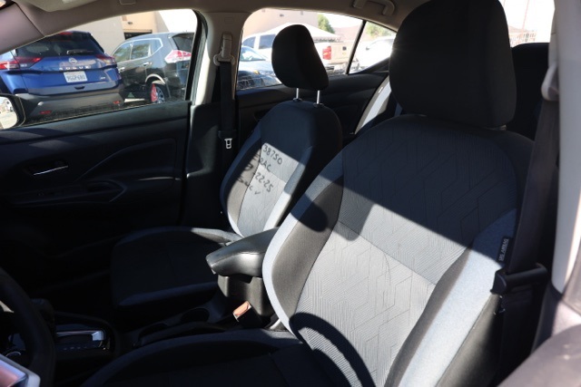 2023 Nissan Versa 1.6 SV photo 13