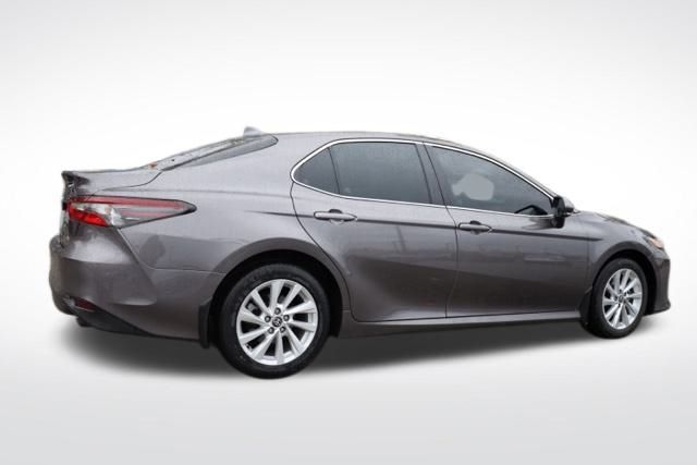 2024 Toyota Camry LE photo 4