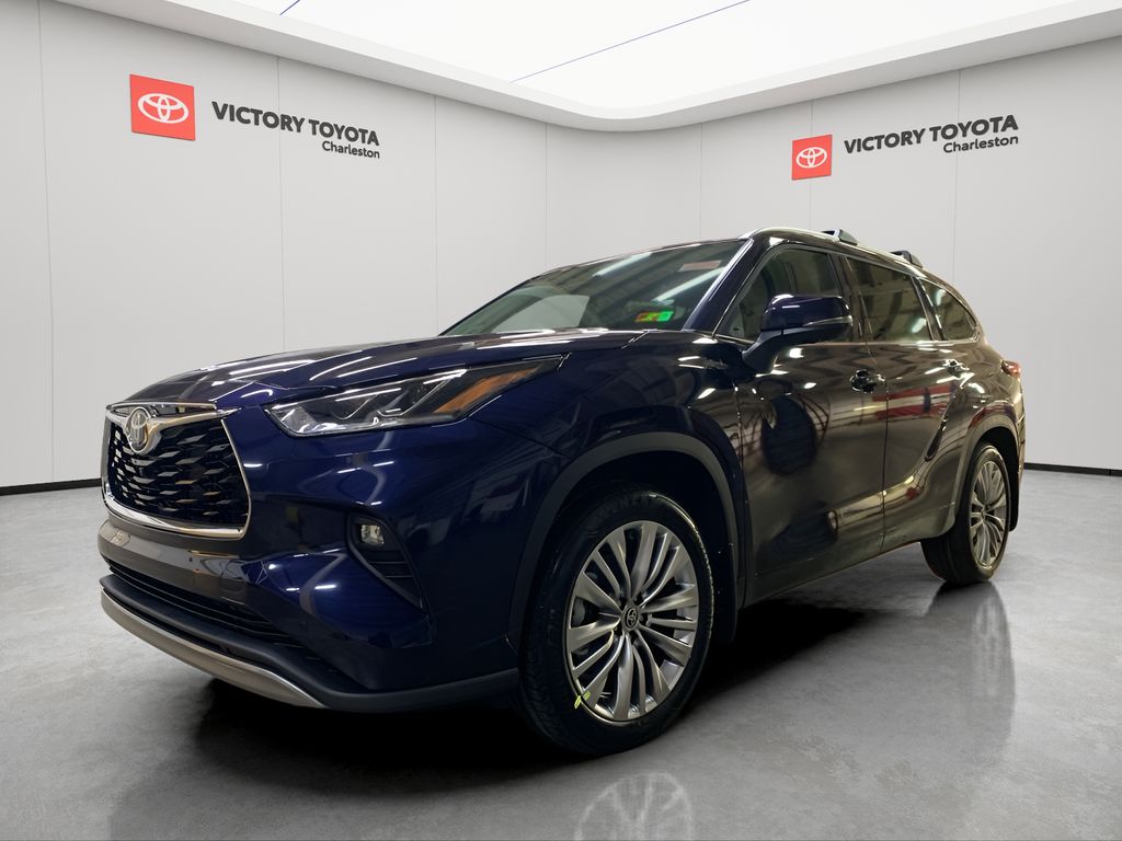 2026 Toyota Highlander Platinum's photo