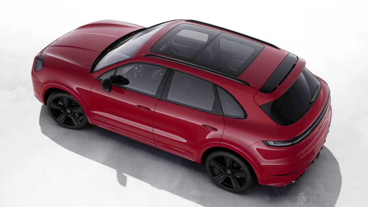 2026 Porsche Cayenne GTS photo 4