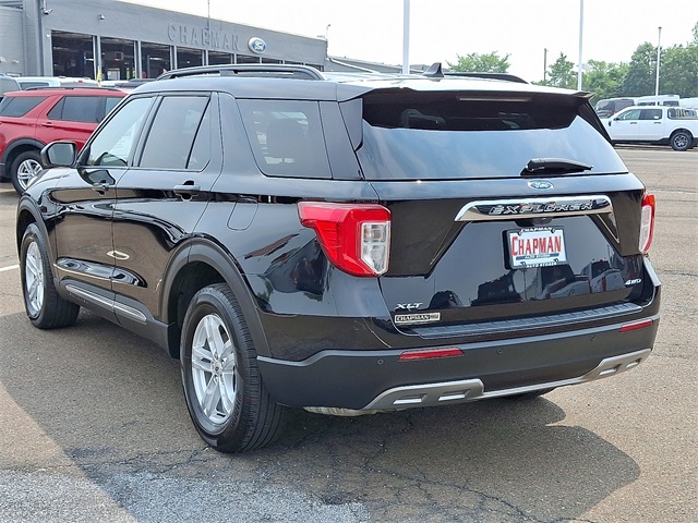 2023 Ford Explorer XLT photo 2