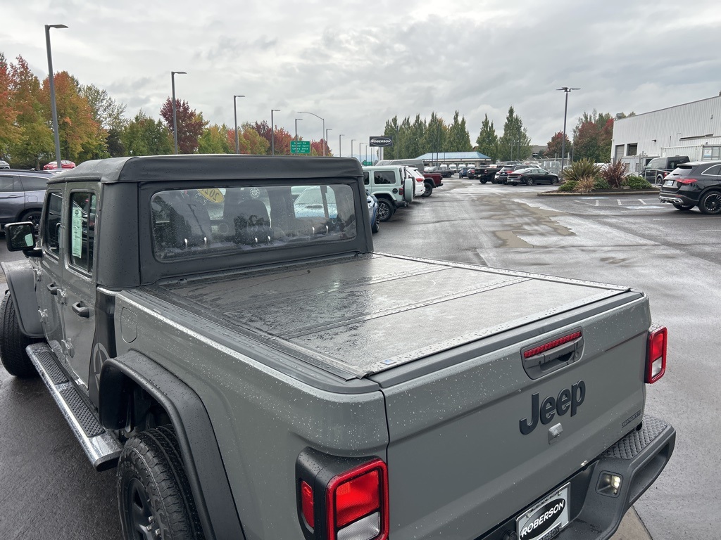2021 Jeep Gladiator Sport photo 4