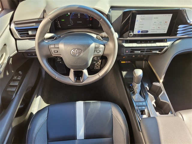 2025 Toyota Camry SE photo 12
