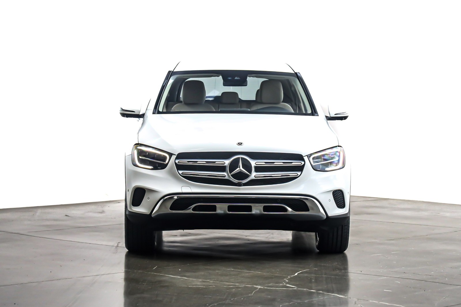 2022 Mercedes Benz GLC 300 photo 2