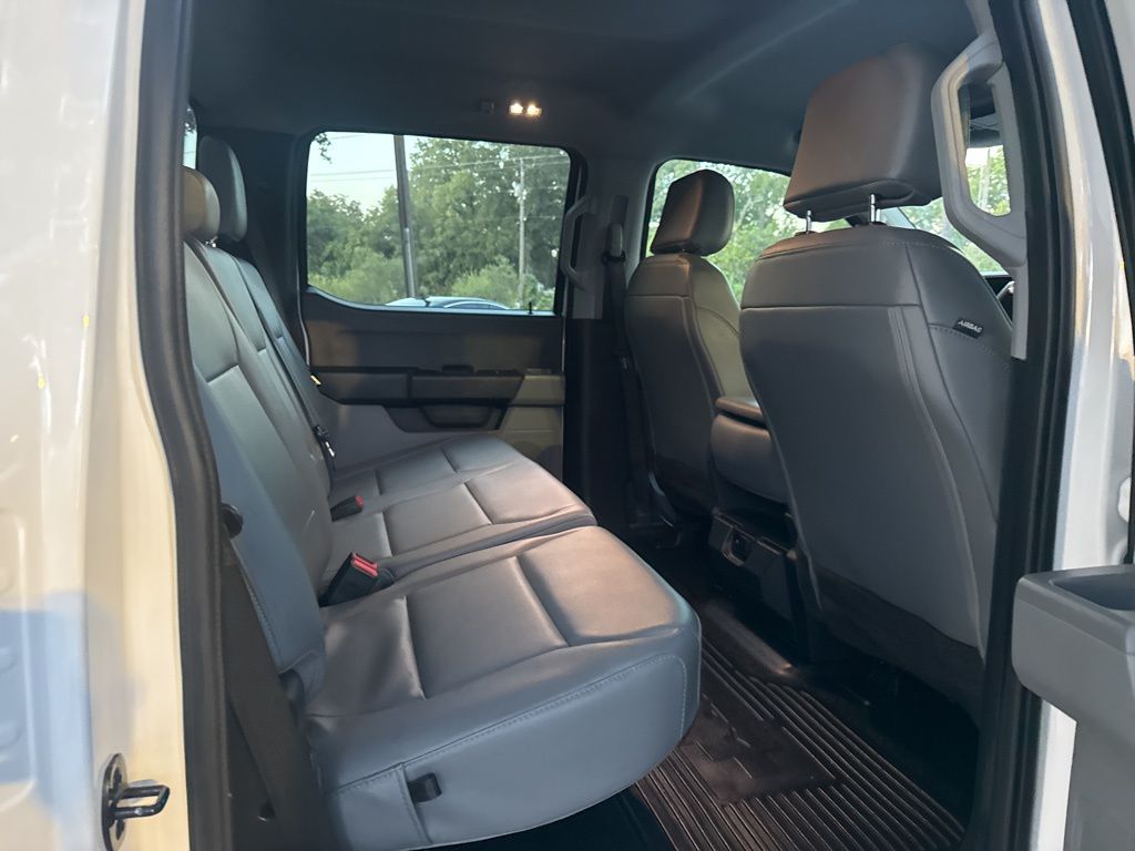 2023 Ford F-350 photo 19
