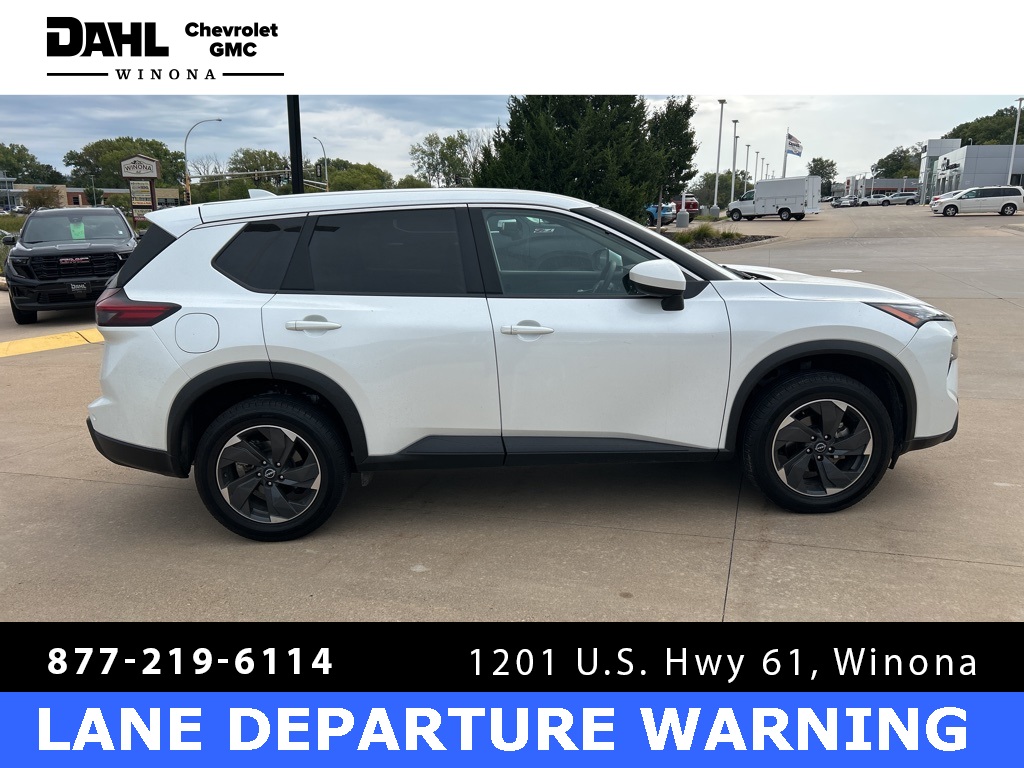 2024 Nissan Rogue SV photo 4