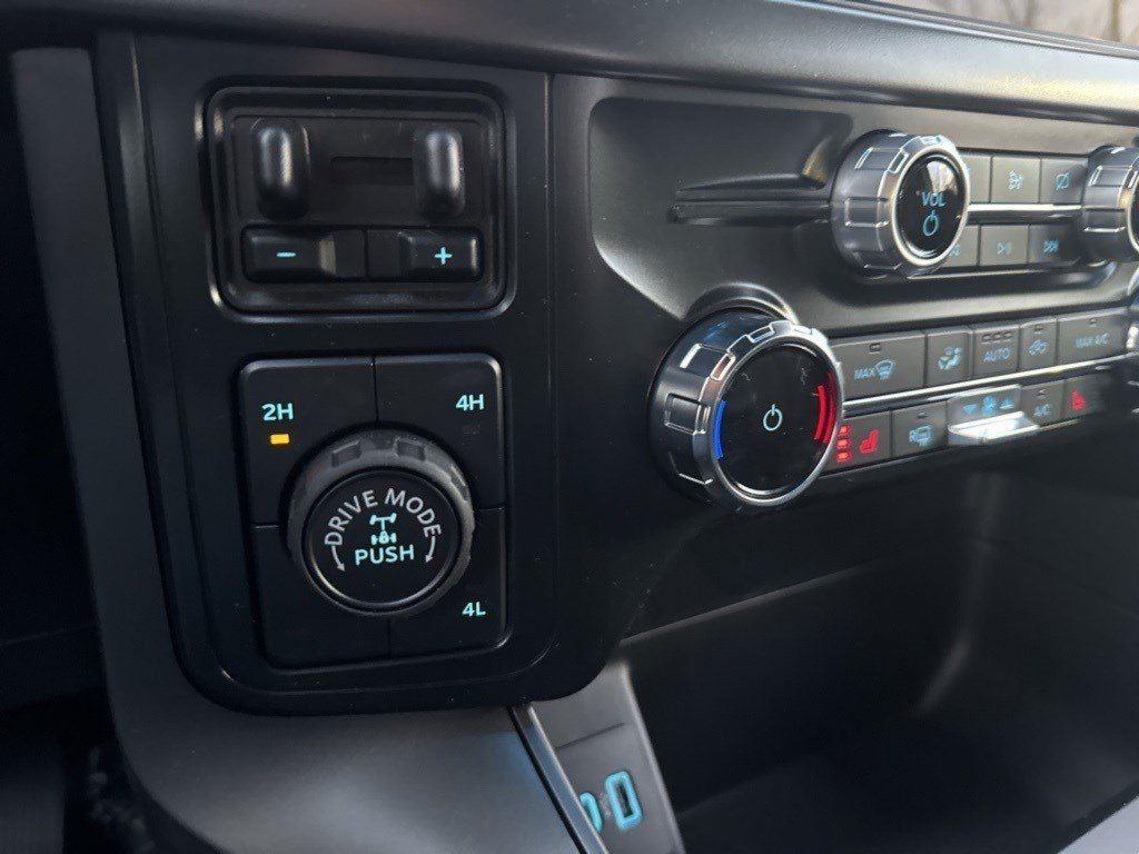 2025 Ford F-150 XLT photo 32