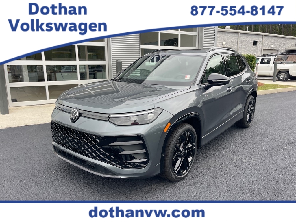 2026 Volkswagen Tiguan SE R-LINE BLACK's photo