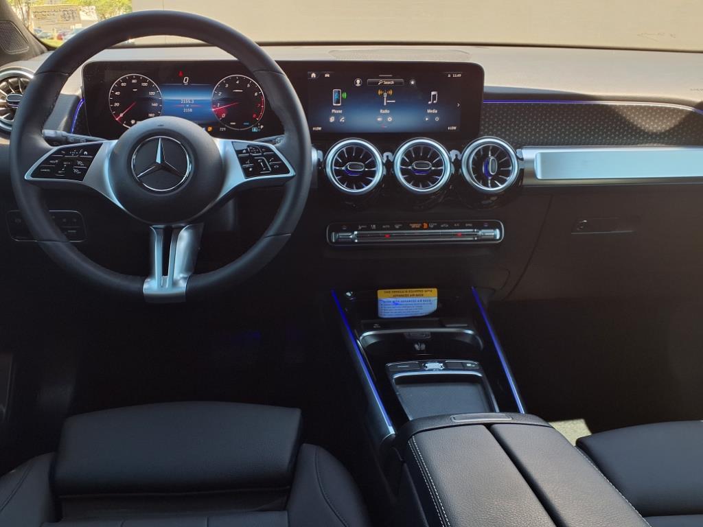 2025 Mercedes Benz GLB 250 photo 10