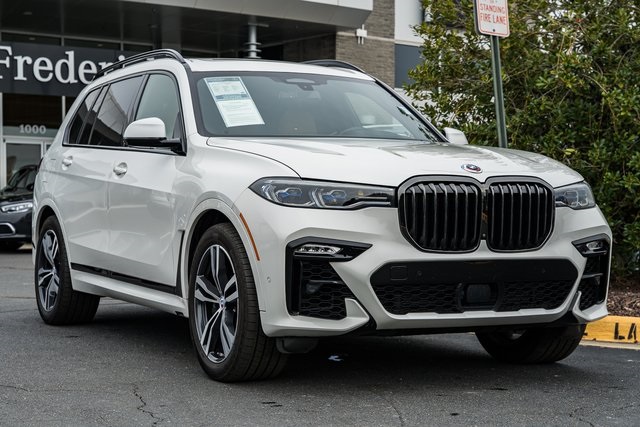 2022 BMW X7 M50i's photo