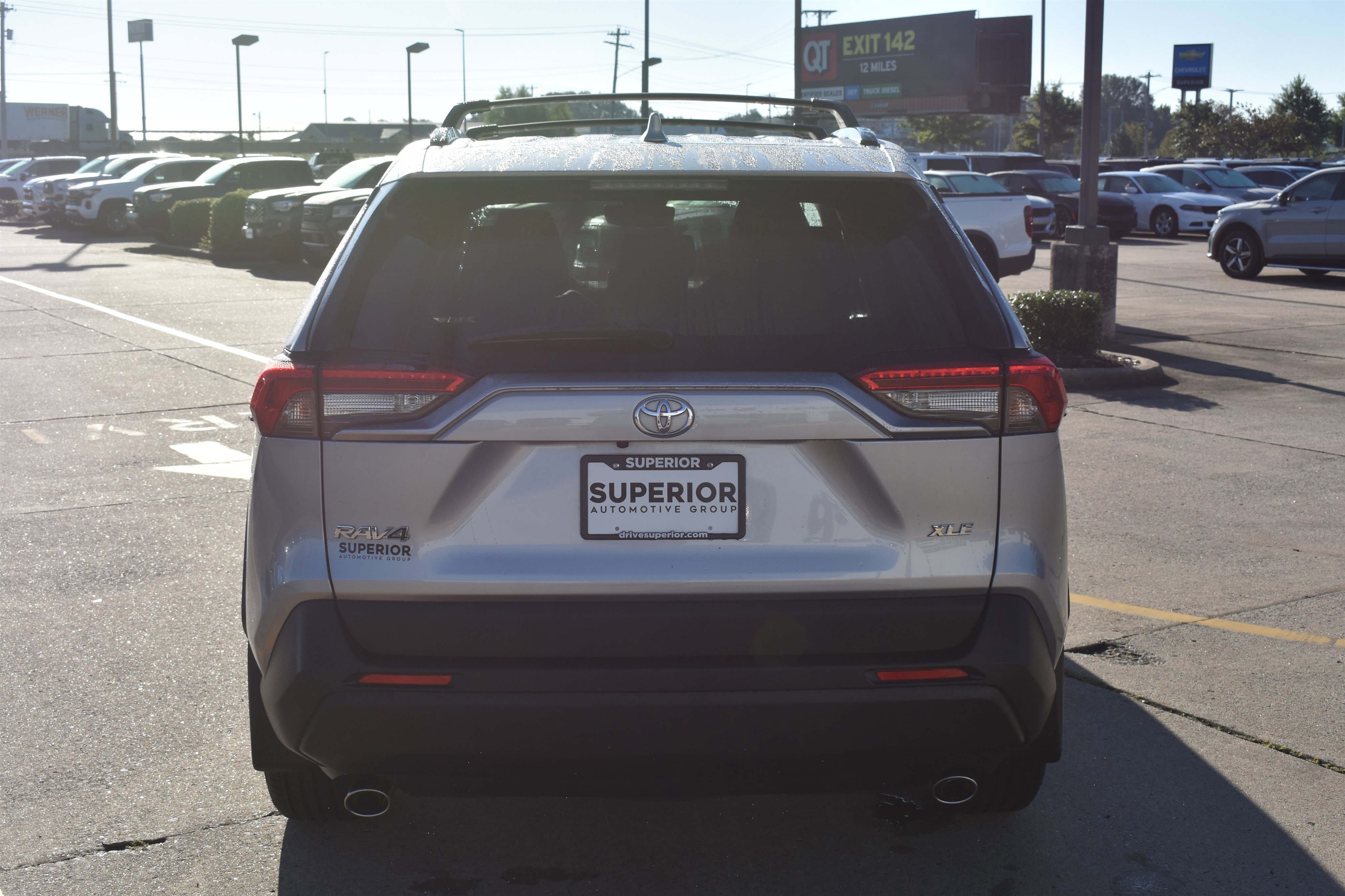 2023 Toyota RAV4 XLE photo 3