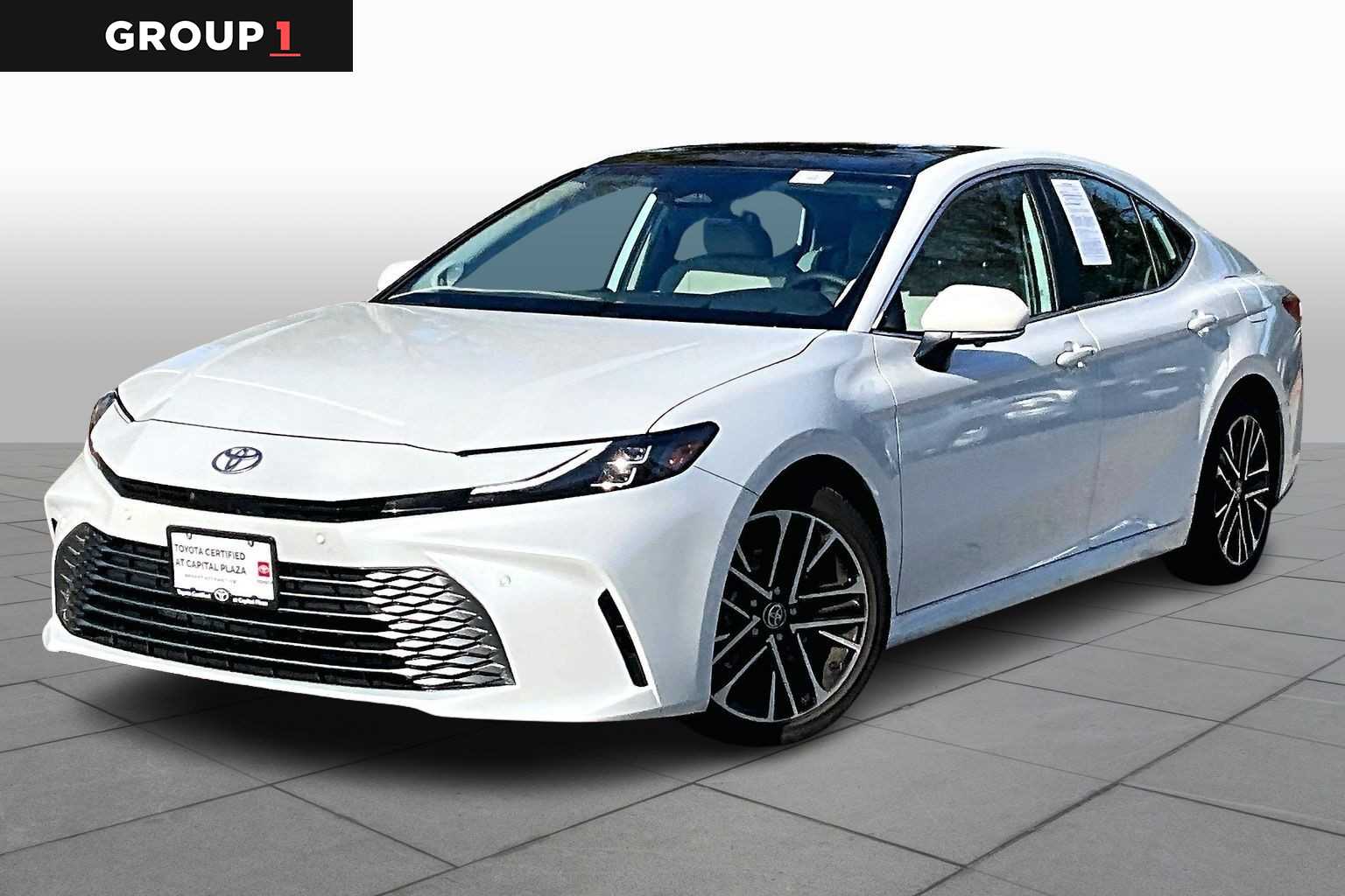 2025 Toyota Camry XLE's photo