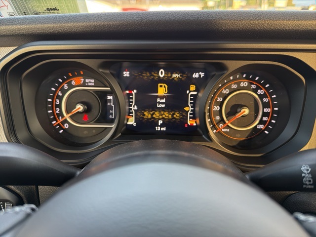 2025 Jeep Wrangler photo 10