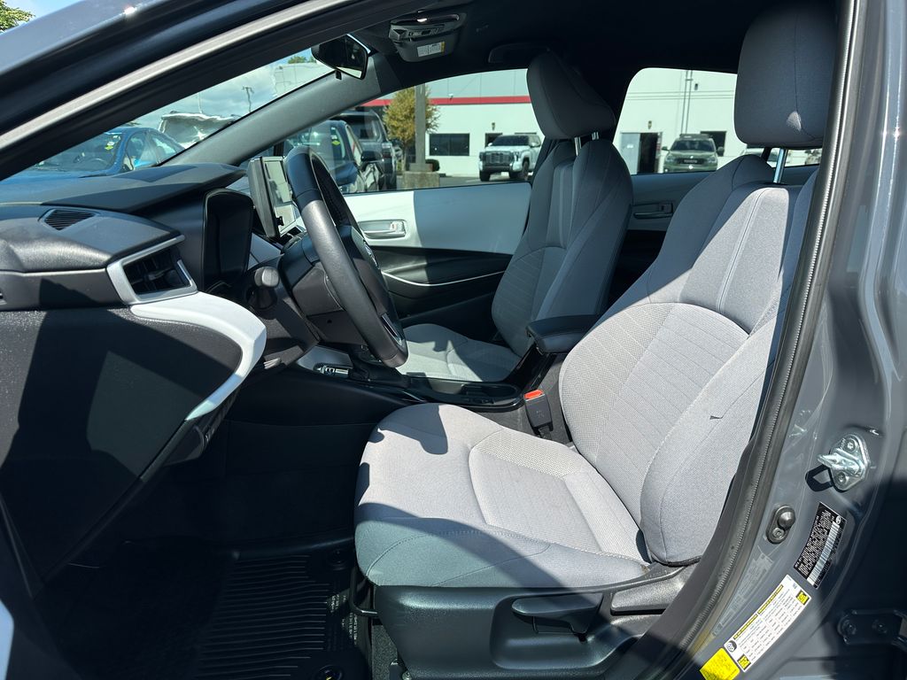 2025 Toyota Corolla SE photo 12
