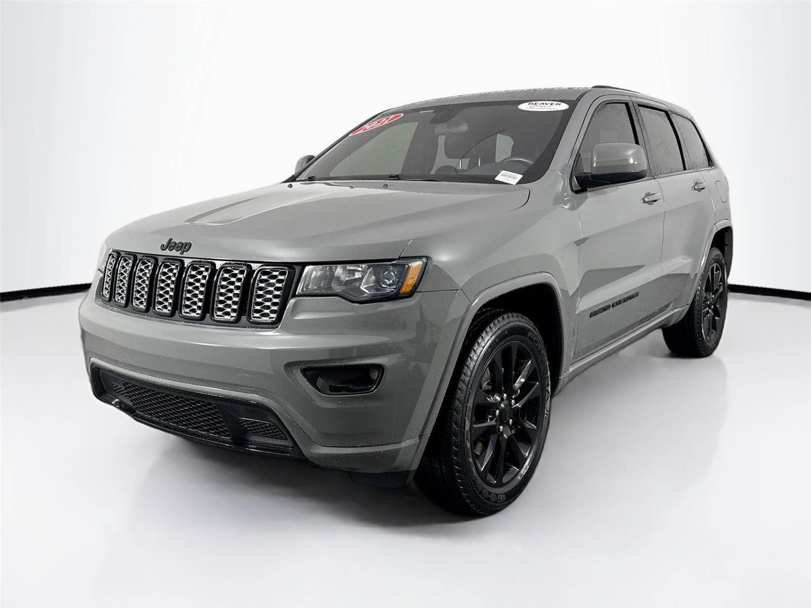 2021 Jeep Grand Cherokee Laredo X photo 2
