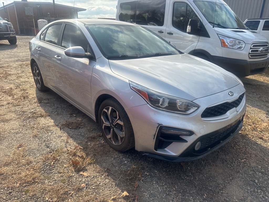 2021 Kia Forte FE LXS photo 2