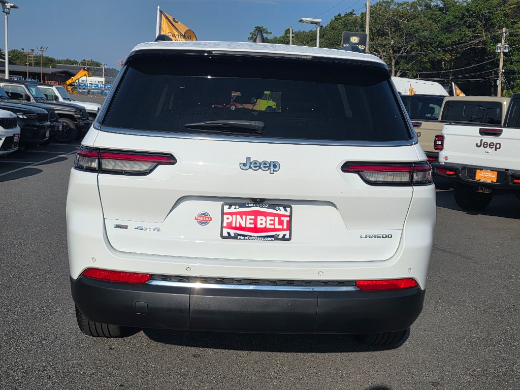 2022 Jeep Grand Cherokee Laredo photo 10