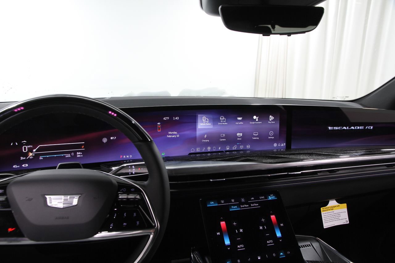 2025 Cadillac Escalade Luxury photo 7