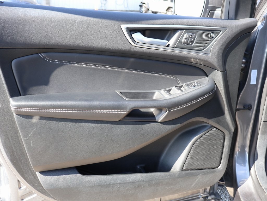 2024 Ford Edge Titanium photo 20