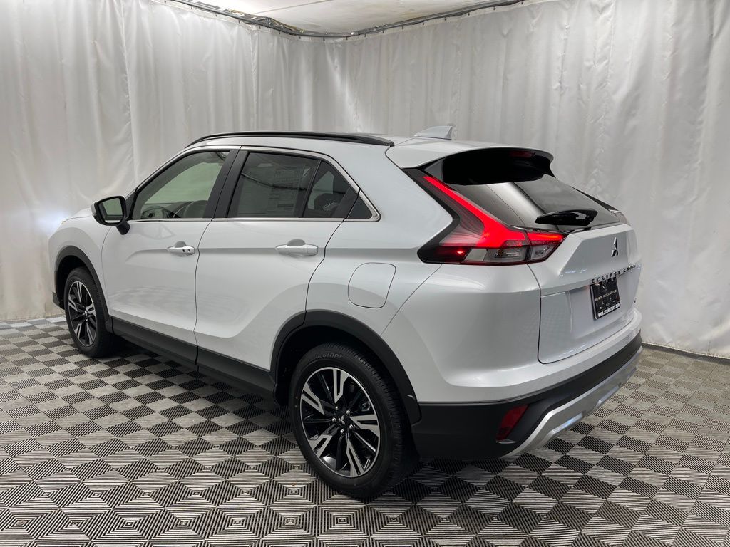 2026 Mitsubishi Eclipse Cross SE photo 4