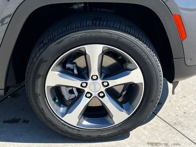 2023 Jeep Cherokee 4xe photo 4