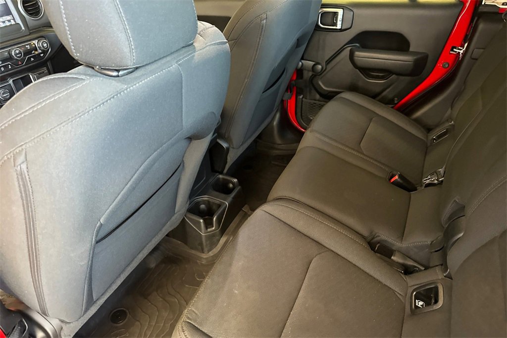 2022 Jeep Gladiator Willys Sport photo 12