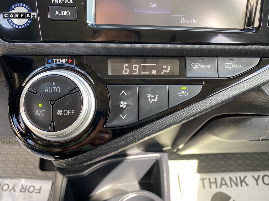 2016 Toyota Prius C One photo 24
