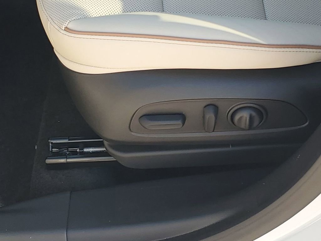 2026 Buick Encore GX Avenir photo 28
