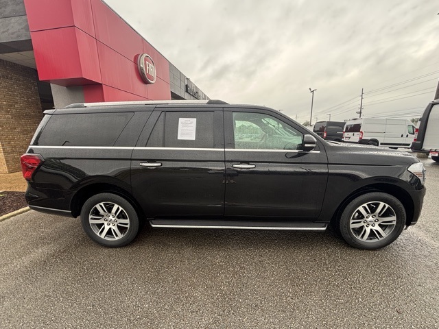 2023 Ford Expedition MAX Limited photo 2