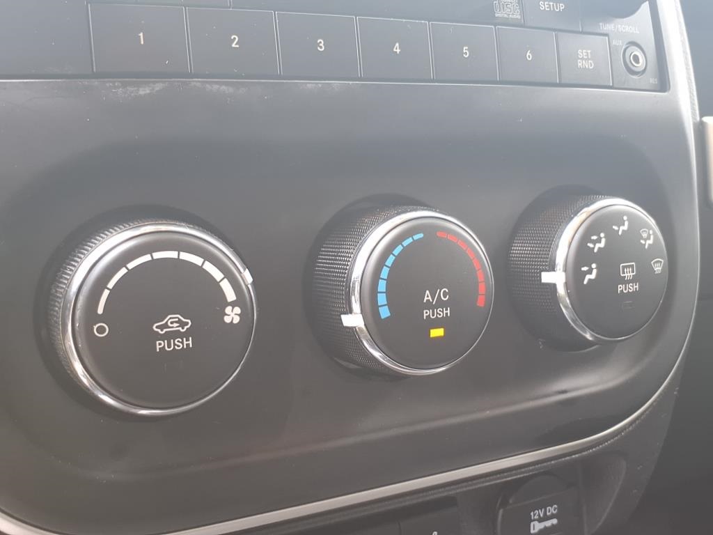 2015 Jeep Compass Latitude photo 11